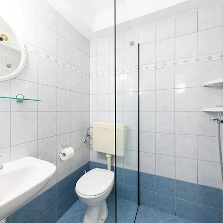 Stunning In Apartamento Baška Voda