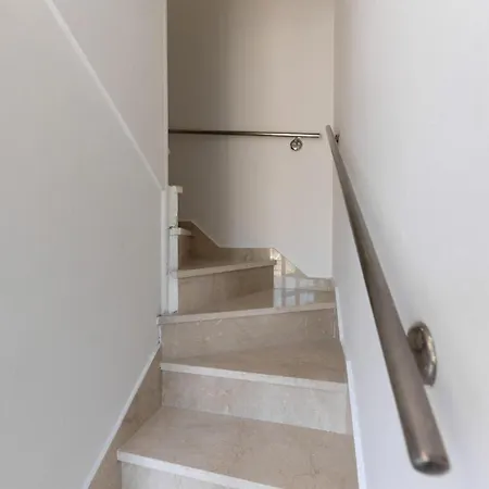 1 Bedroom In Апартаменти